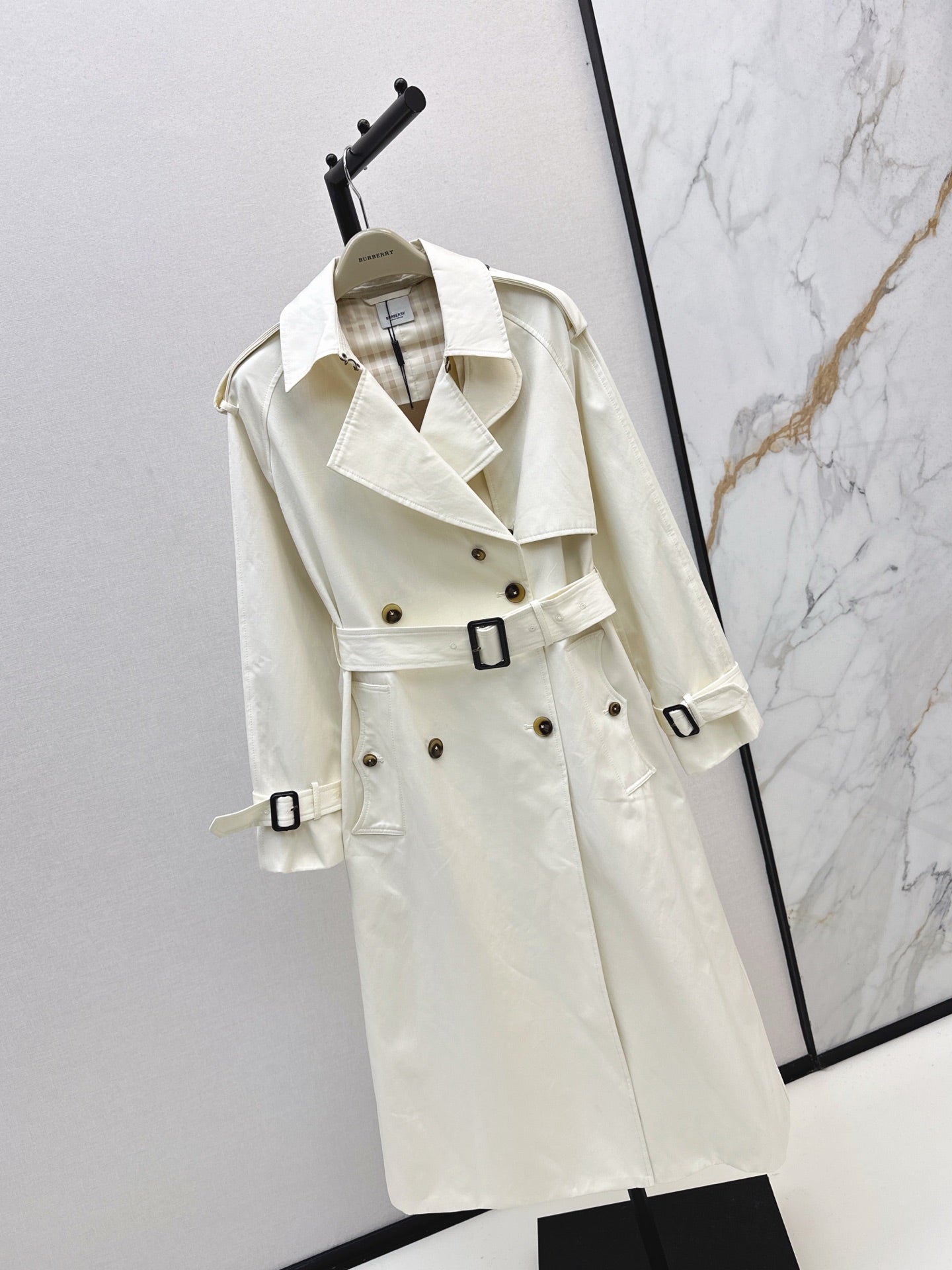 BURBERRY LONG COAT IN WHITE