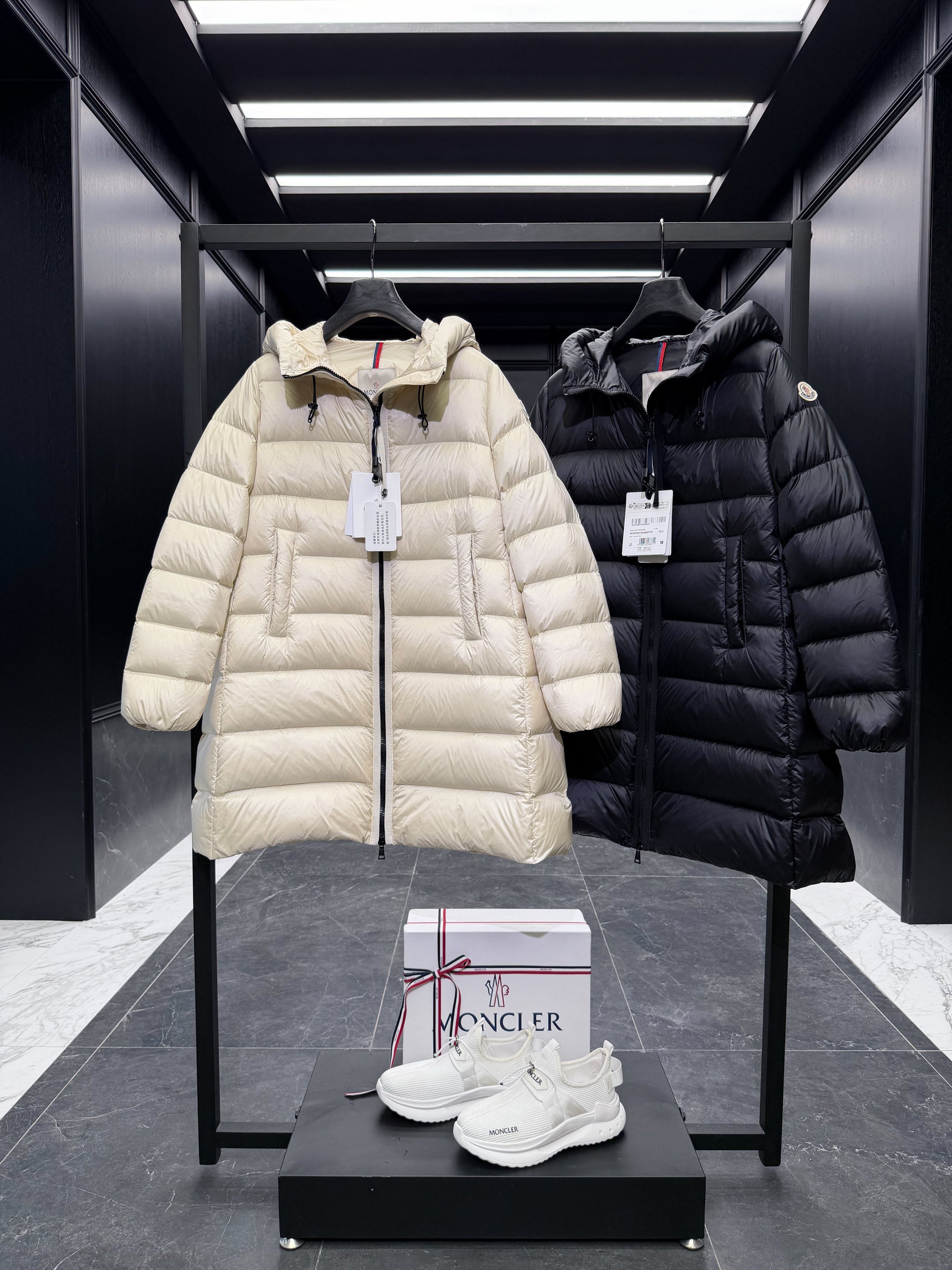 MONCLER LONG COAT 223257