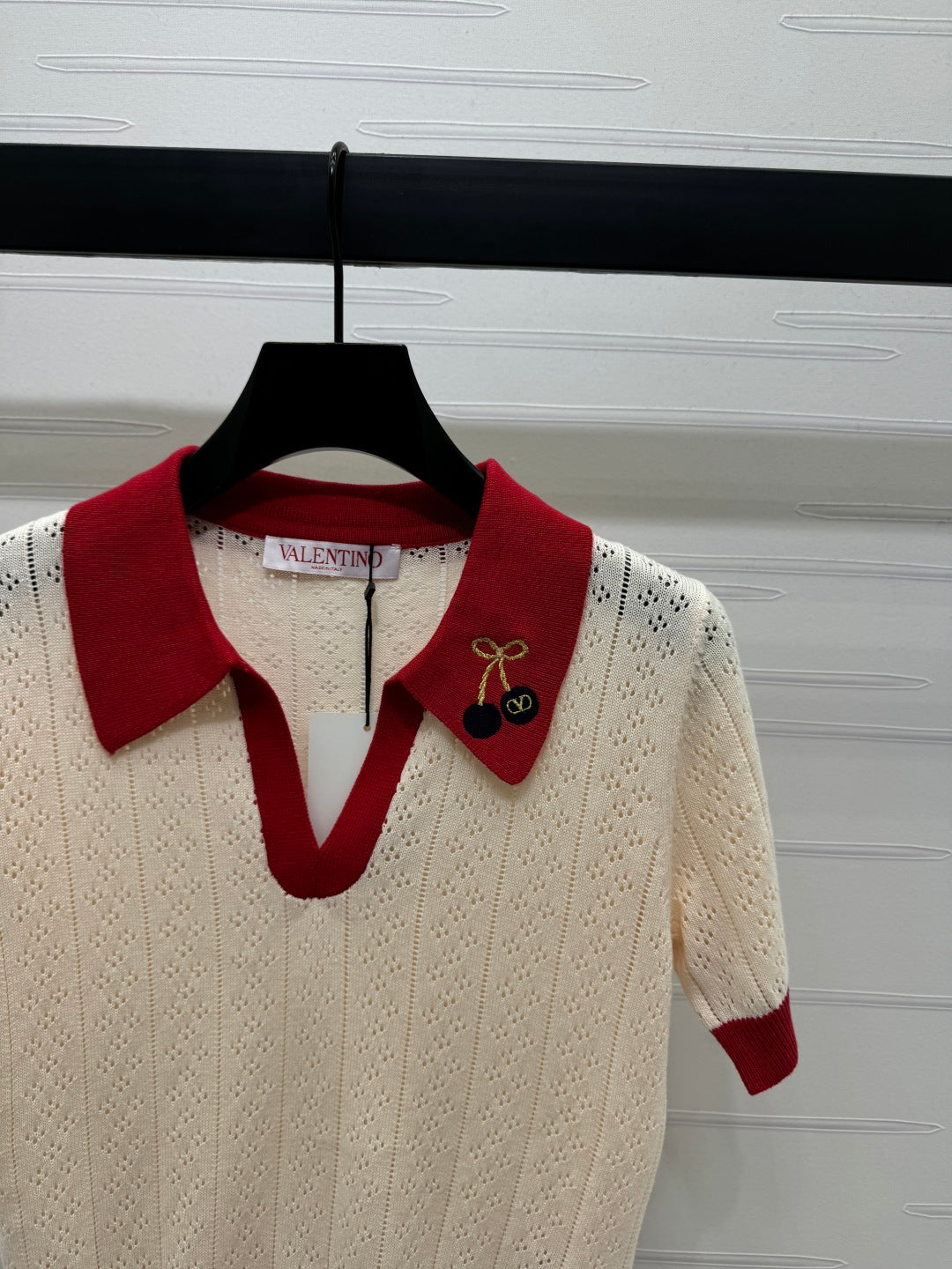 VALENTINO 25S HOLLOW V-NECK BLOUSE 264162