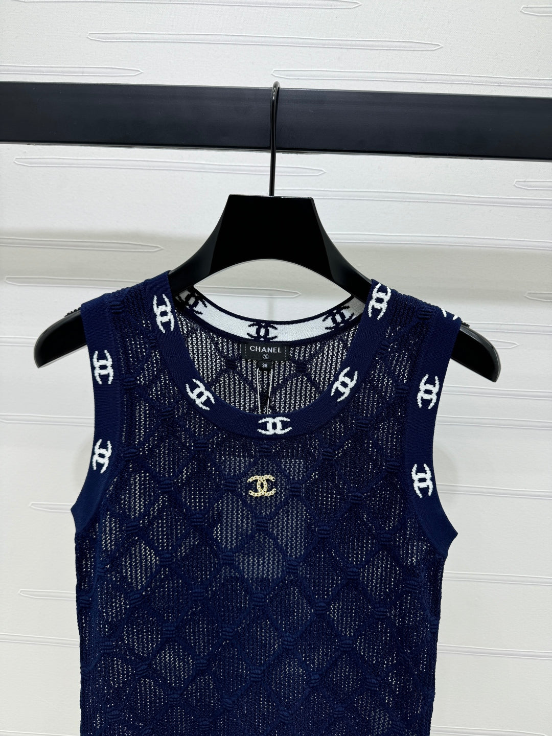 CHANEL SLEEVELESS TOP 264031