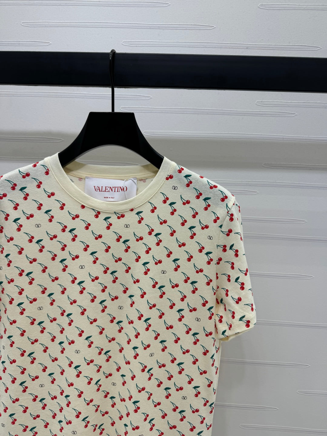 VALENTINO 25S CHERRY PATTERN ROUND NECK T-SHIRT 264040