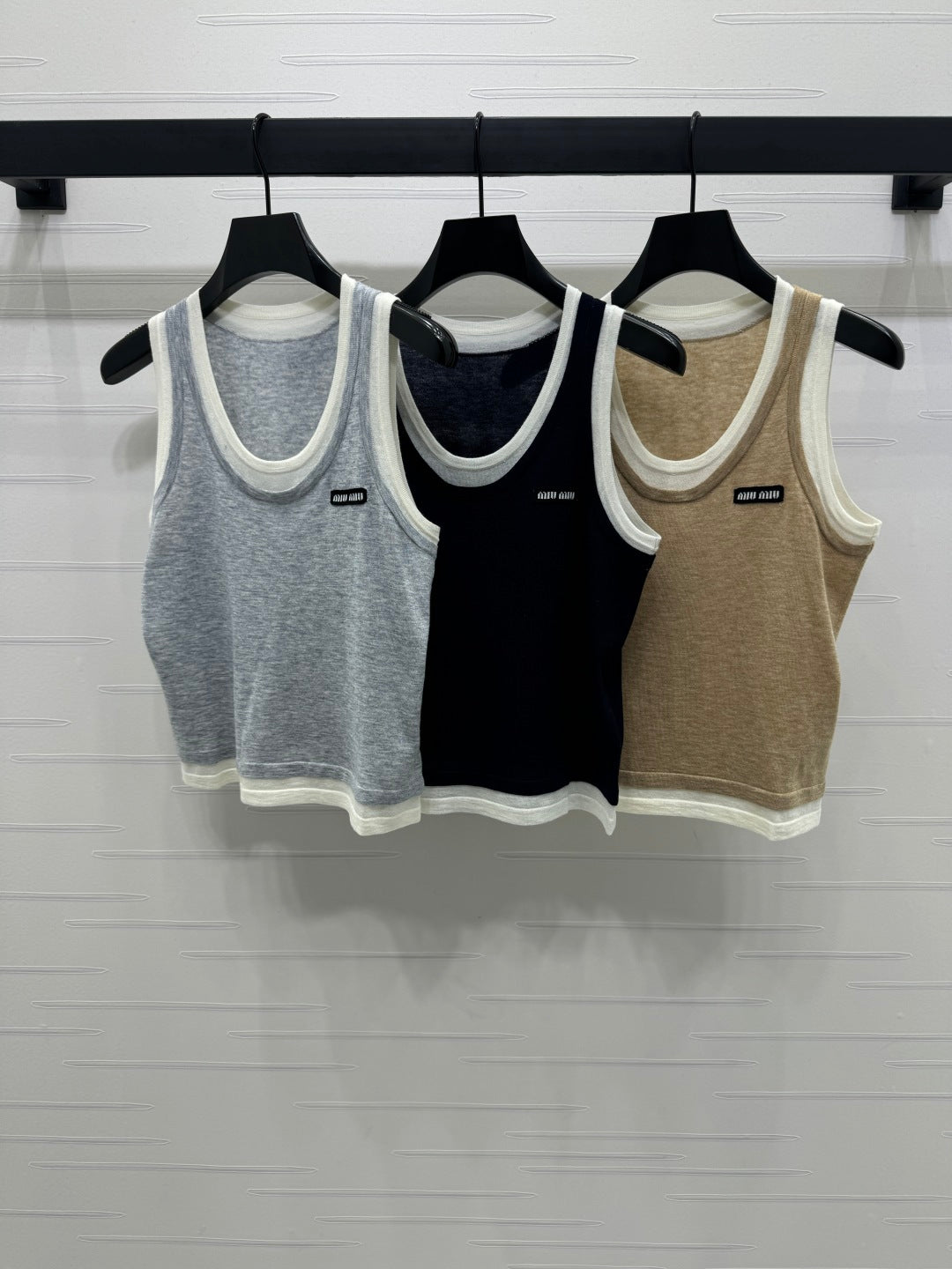 MIUMIU SLEEVELESS TOP 269404