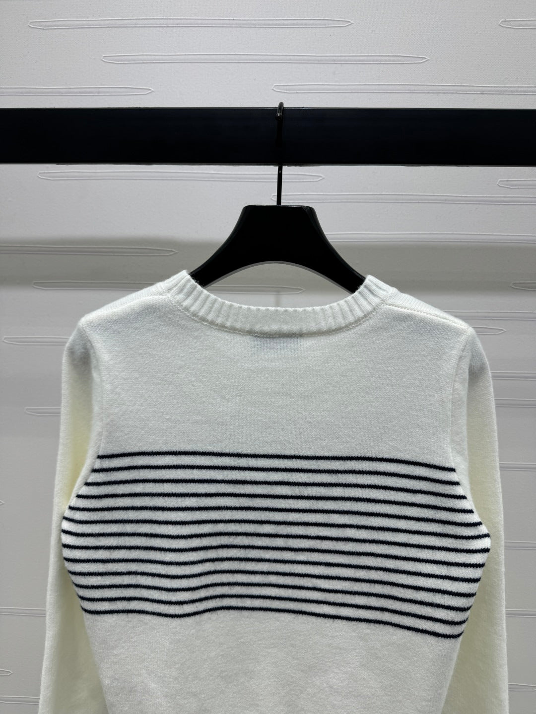 CHANEL CREW NECK LONG-SLEEVE KNIT SWEATER 274953