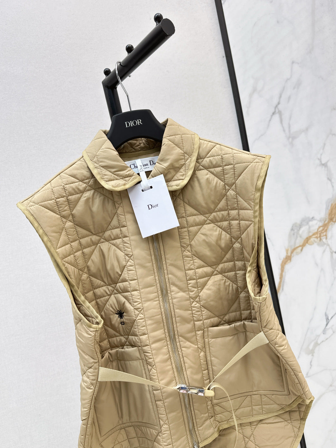DIOR 25S SLEEVELESS QUILTED VEST 527