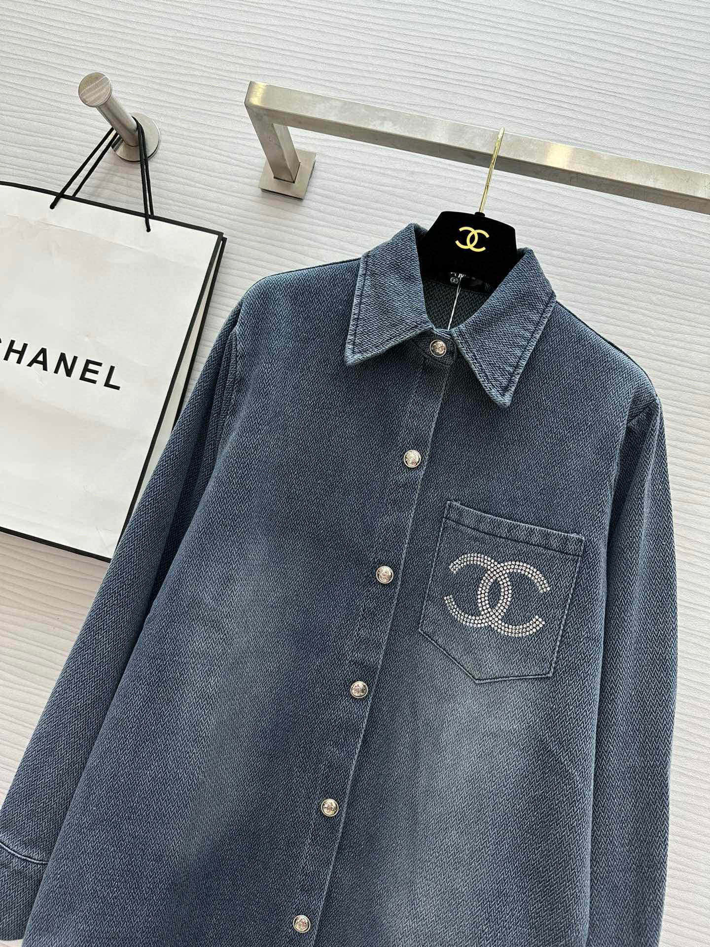 CHANEL 25S DENIM SHIRT STYLE 235