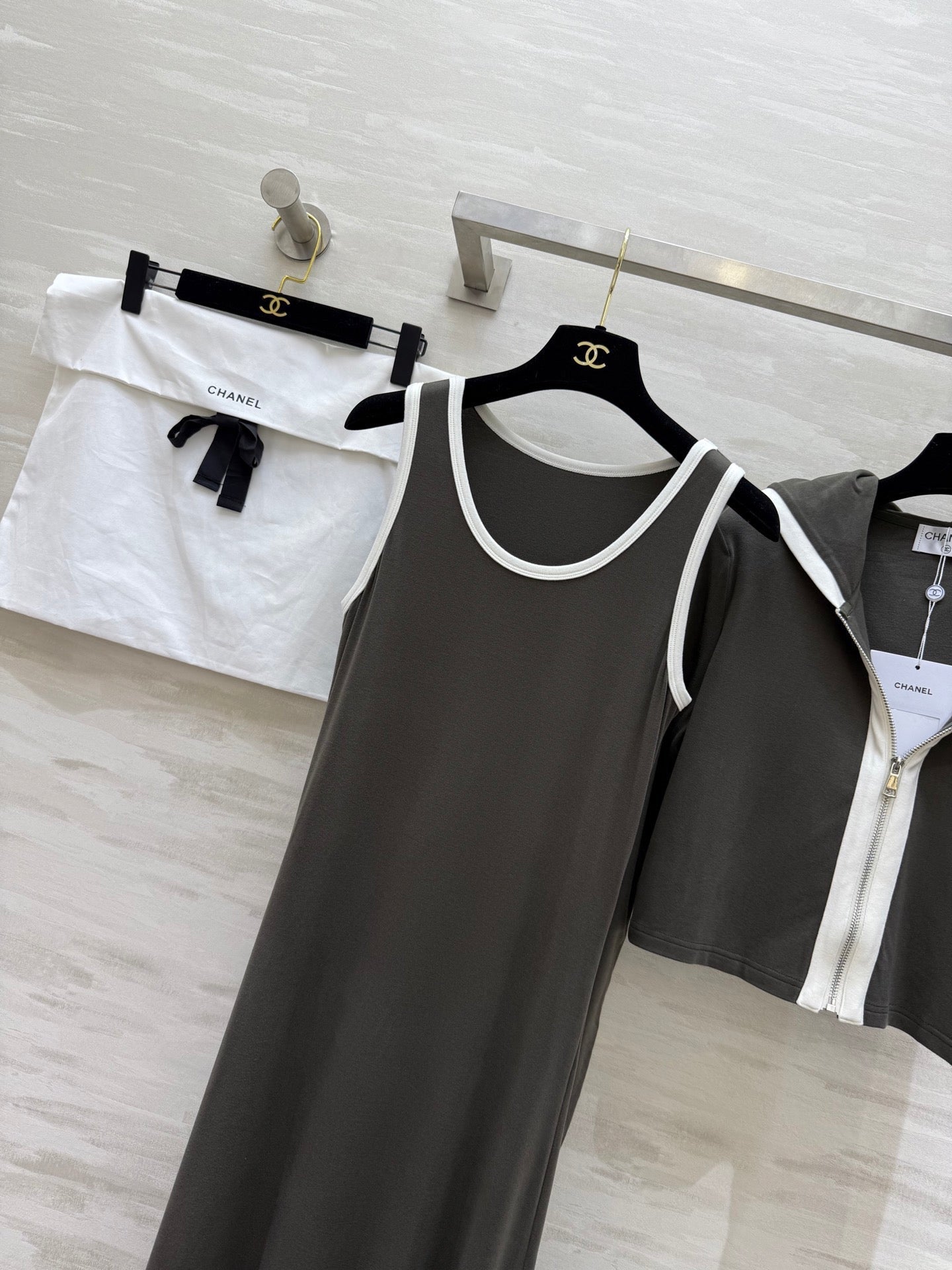 CHANEL 26S JACKET AND SLEEVELESS DRESS SET 960