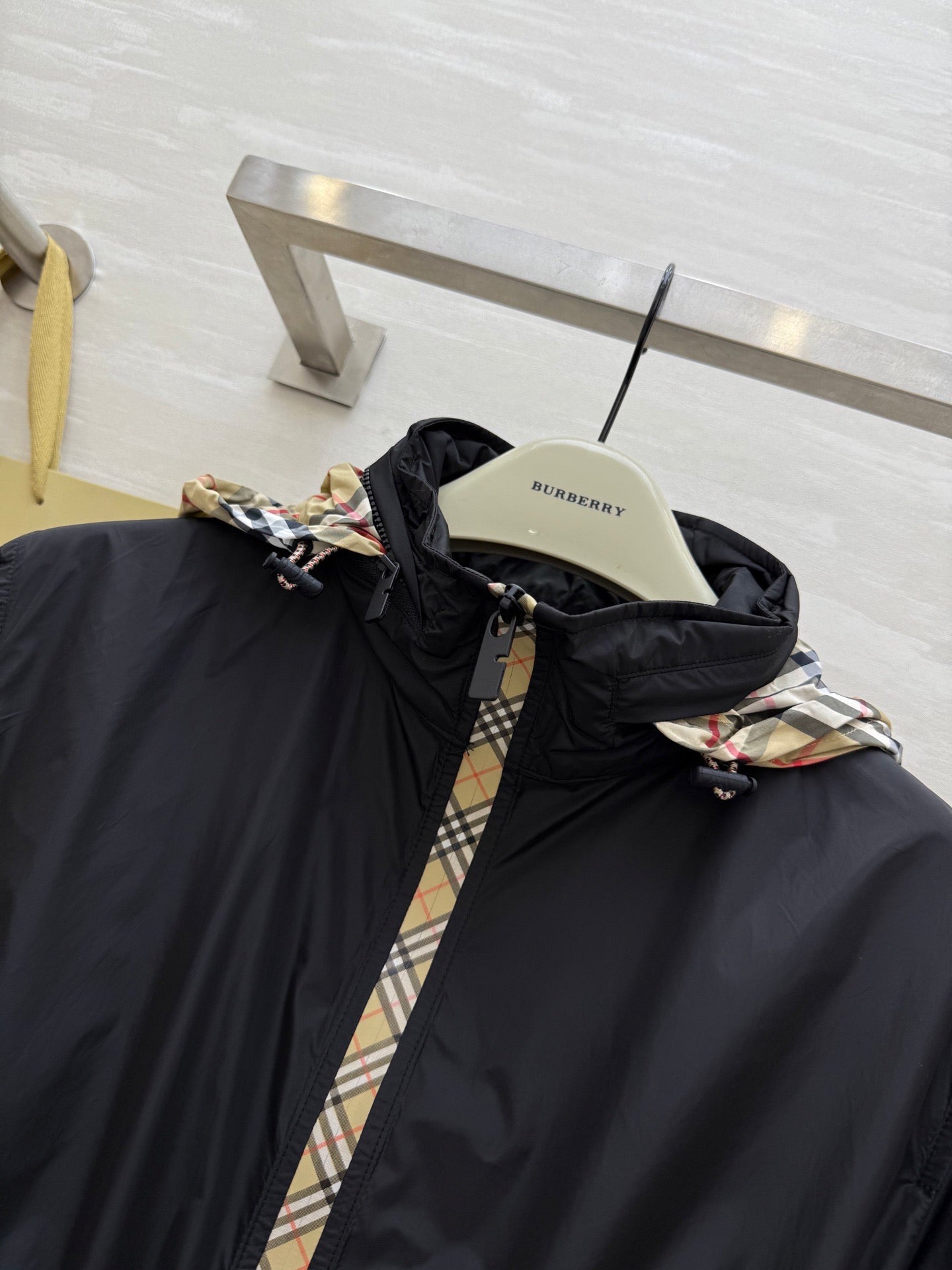 BURBERRY 26S LIGHTWEIGHT JACKET 409