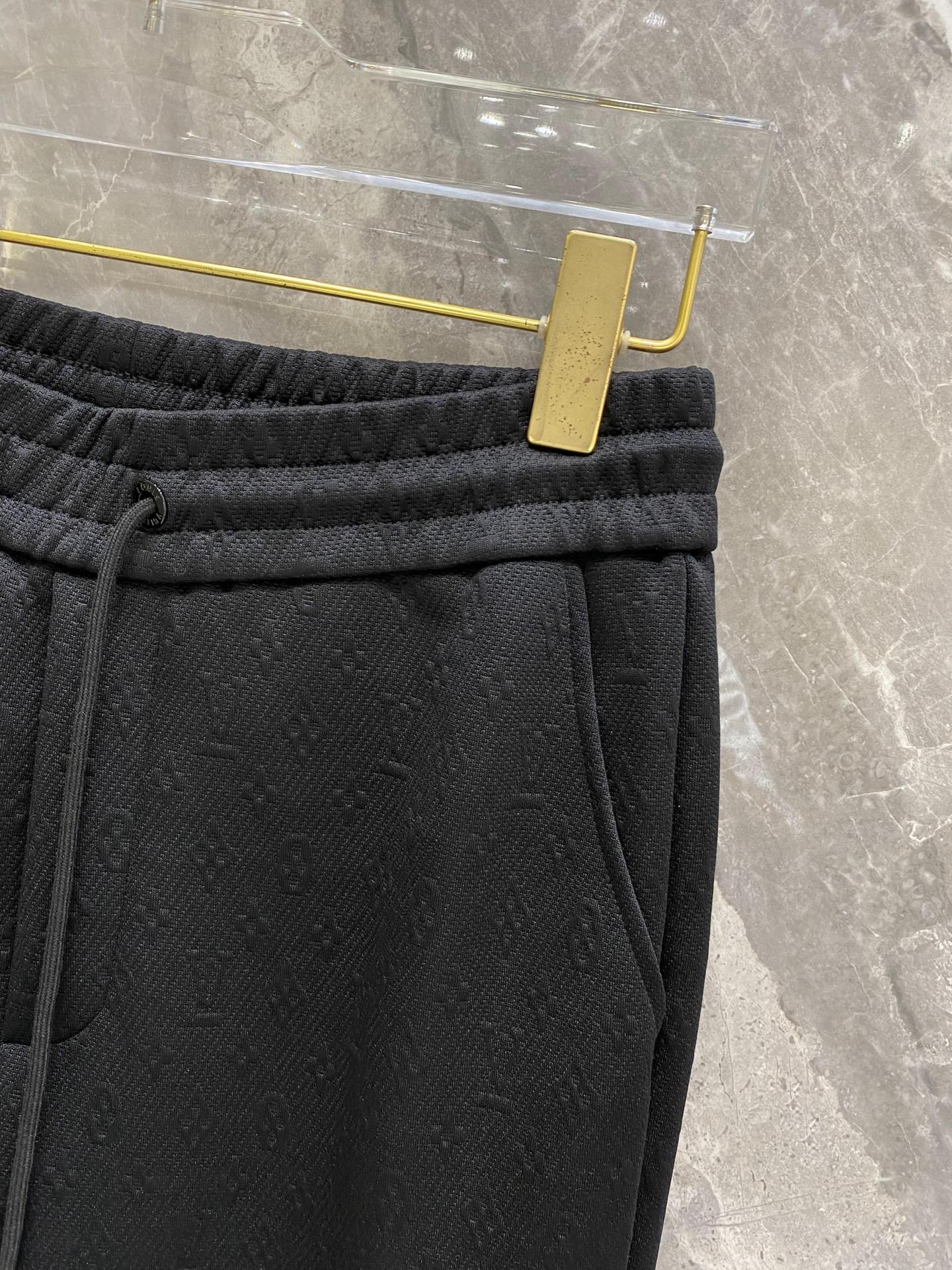 LV BLACK TROUSERS 239481