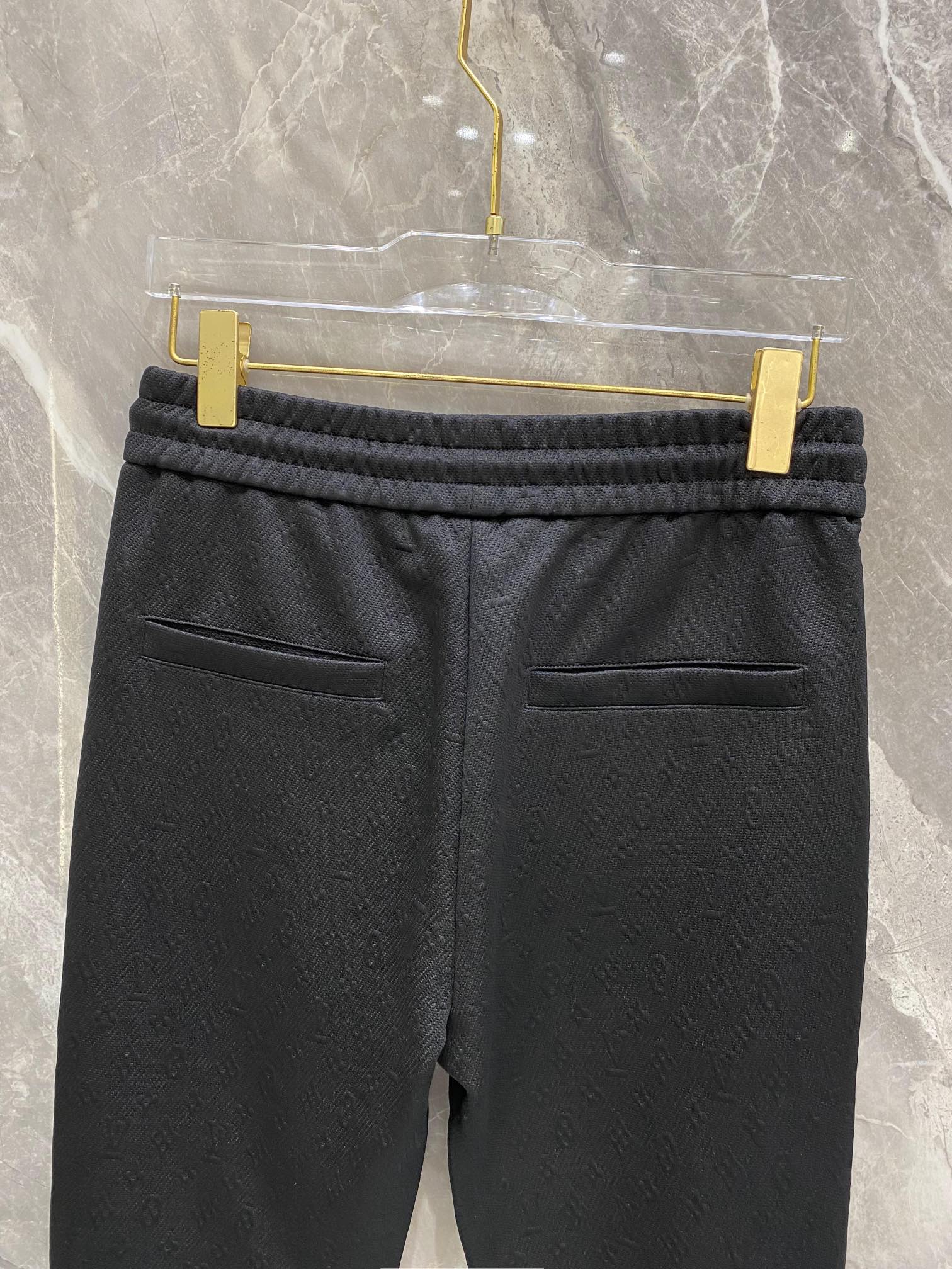 LV BLACK TROUSERS 239481