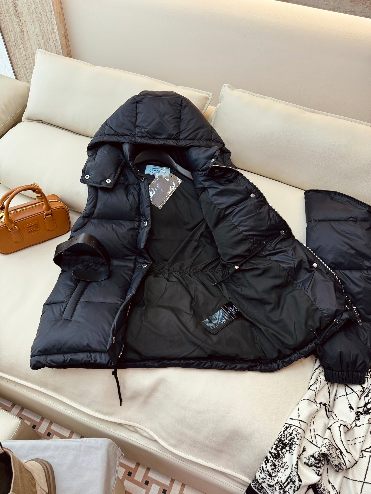 PRADA 25S DOWN COAT 312