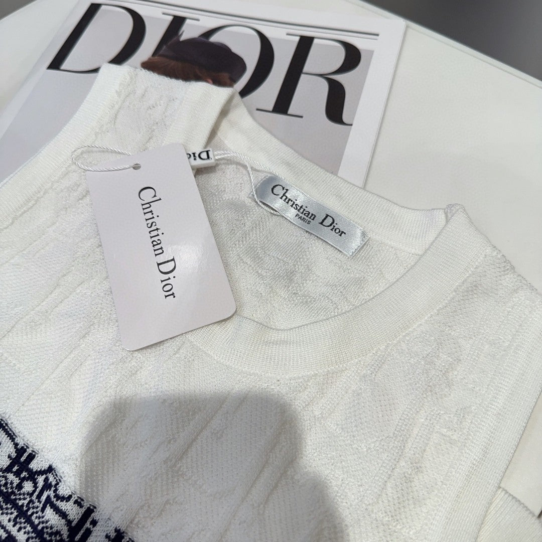 SLEEVELESS TOP 643222 IN WHITE COTTON BLACK LOGO