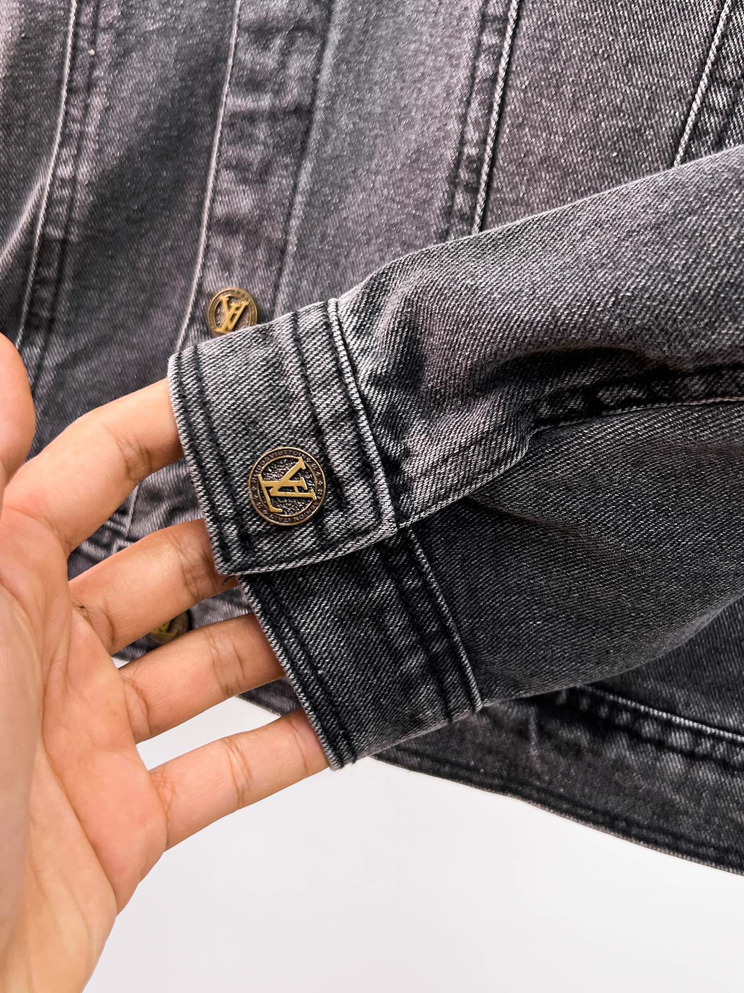 LV CHARCOAL BLACK DENIM JACKET 239526
