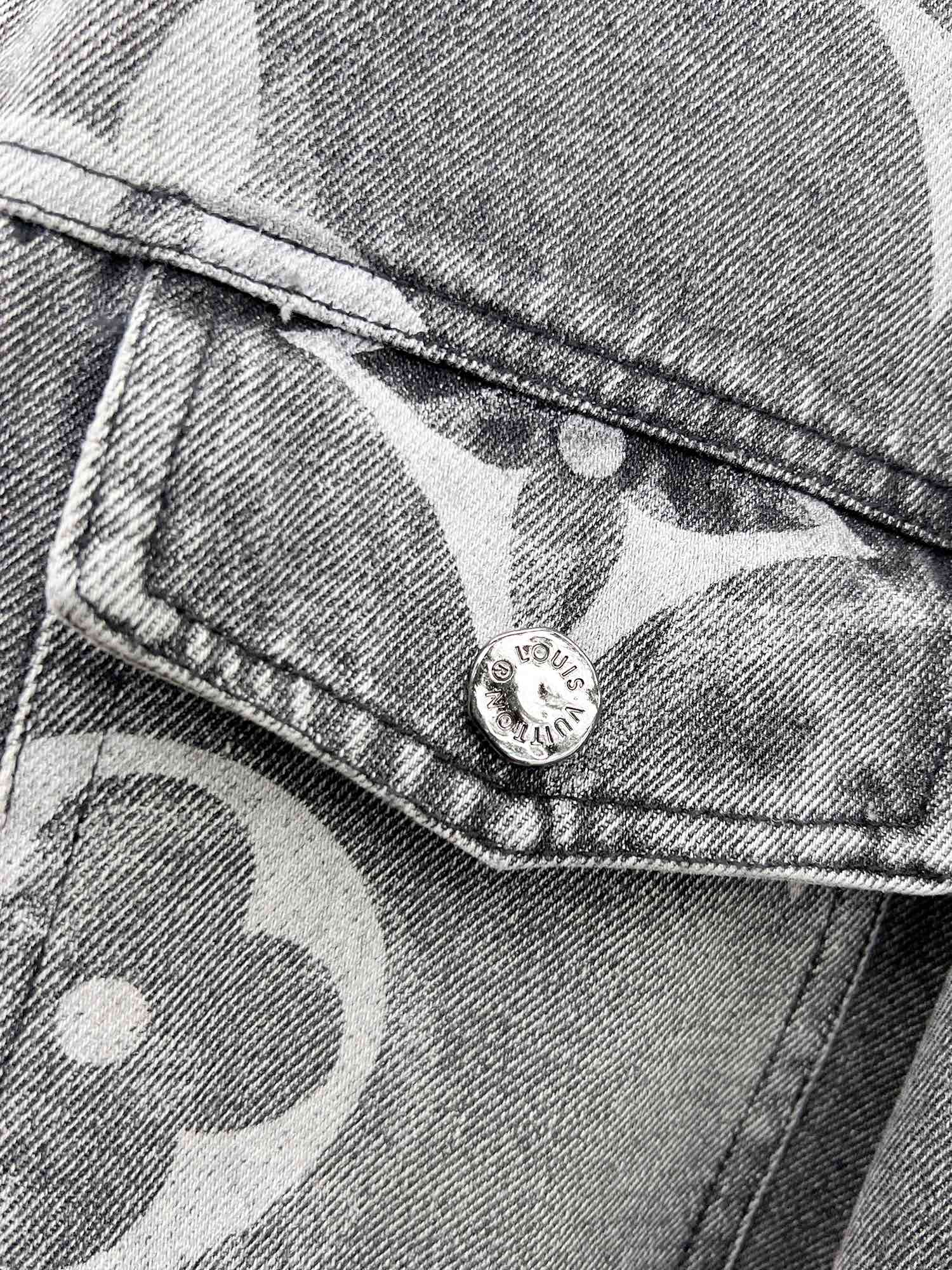 LV ASH GRAY MONOGRAM DENIM JACKET 239524