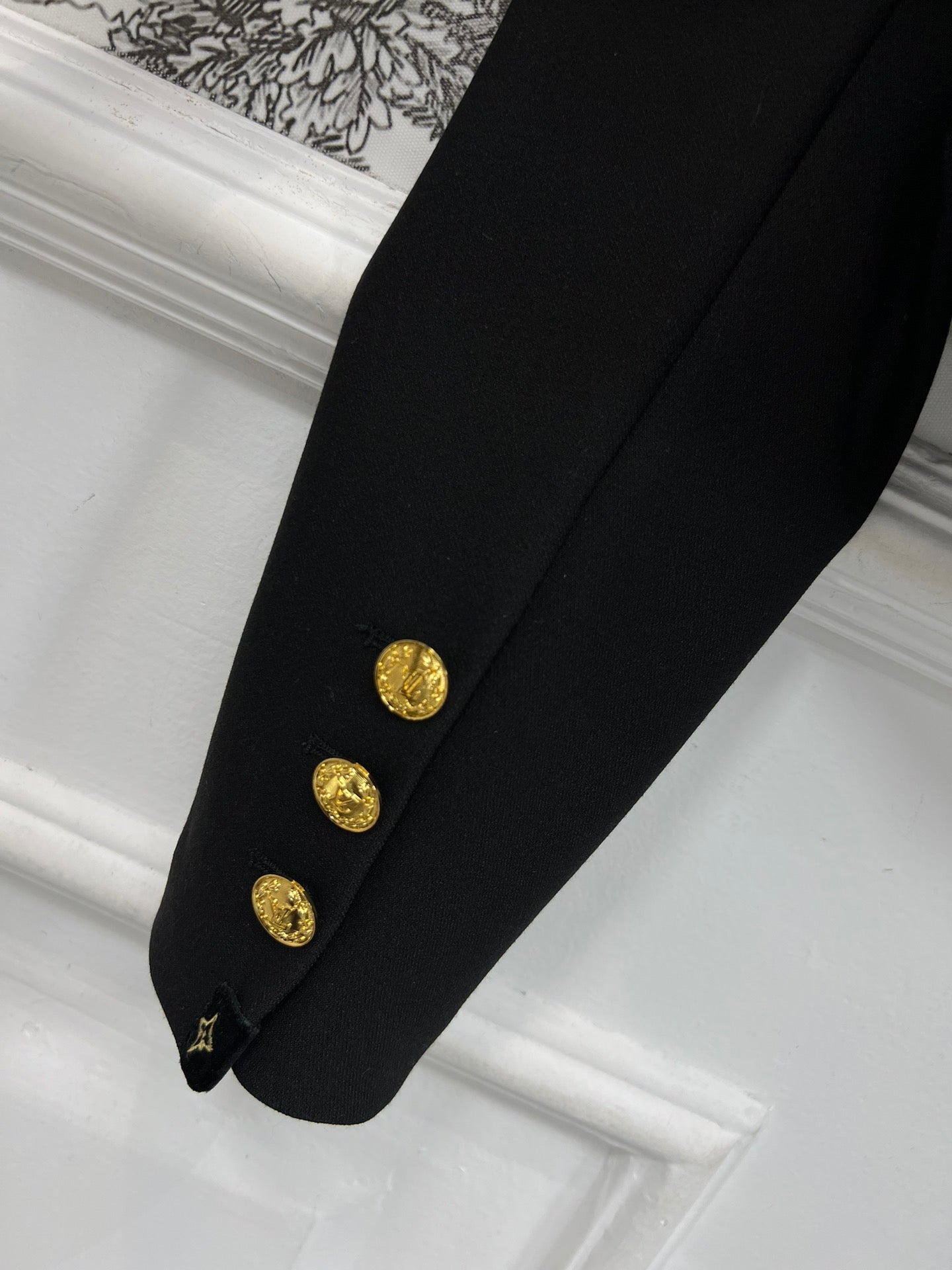 LV 25S ROUND NECK JACKET 263095