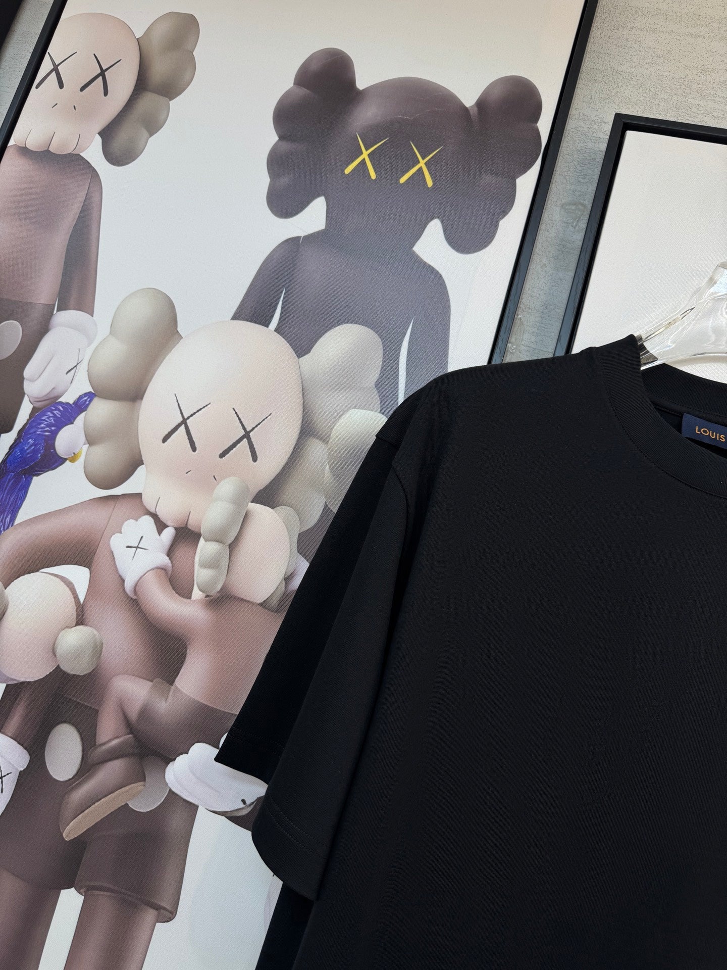 LV BLACK COTTON T-SHIRT BLUE STYLIZED LOGO 238916