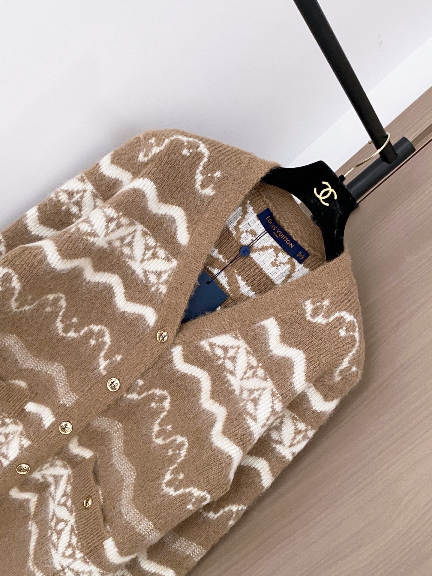 LV 25S V-NECK CARDIGAN 99270