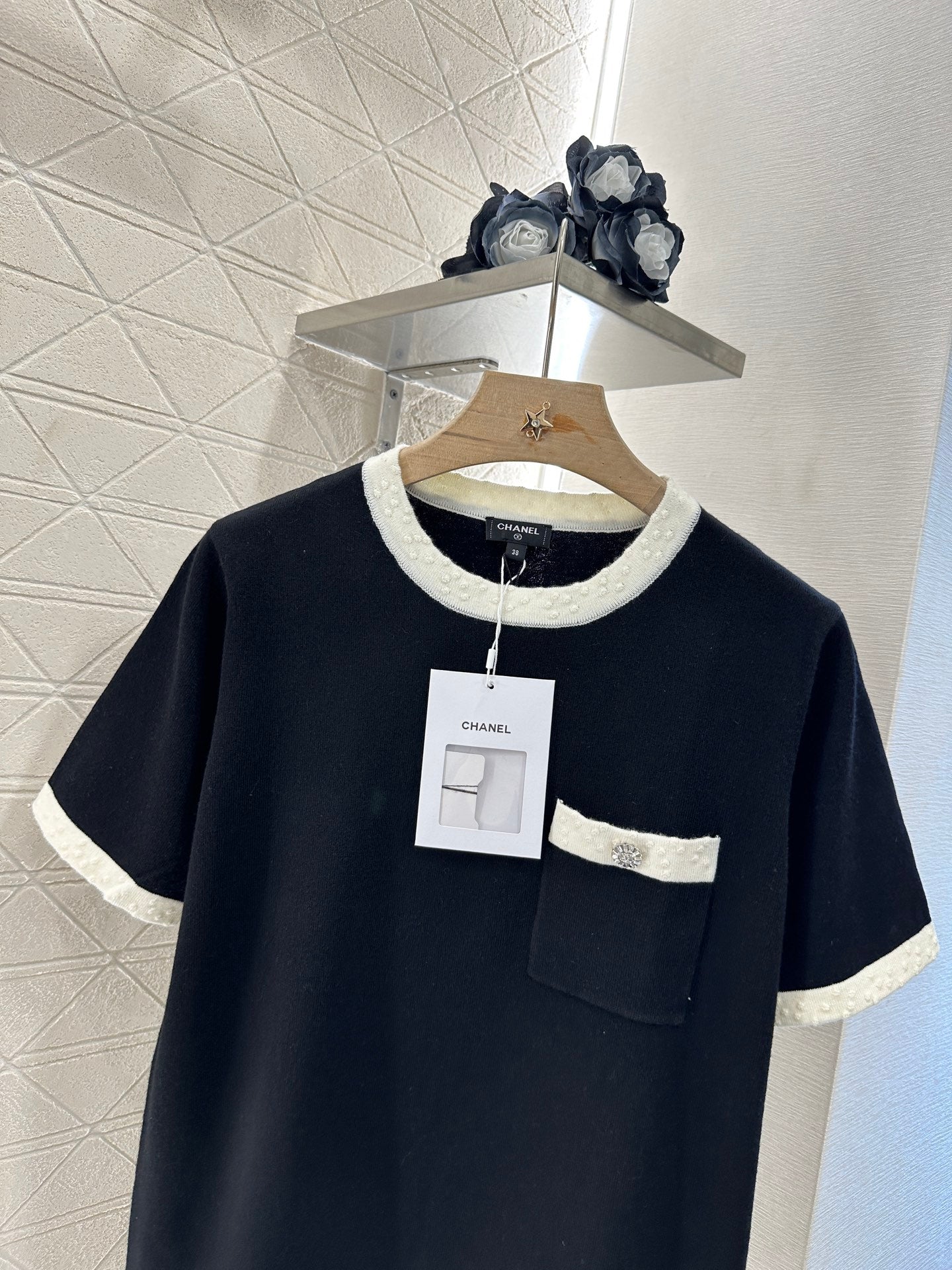 CHANEL 25S SHORT SLEEVE SWEATER 265520