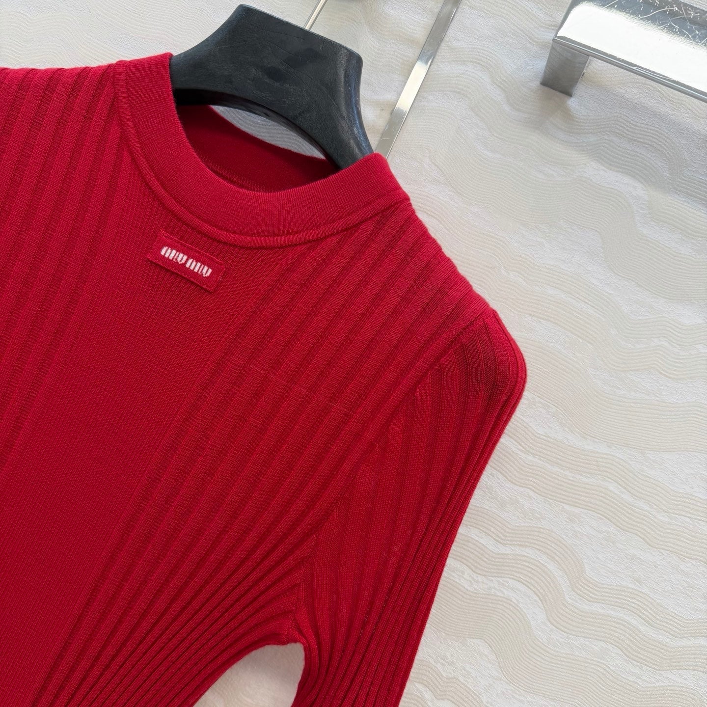 MIUMIU SHORT-SLEEVE SWEATER STYLE 837