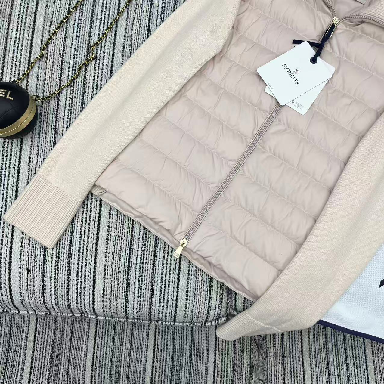 MONCLER 25S JACKET IN LIGHT PINK 086
