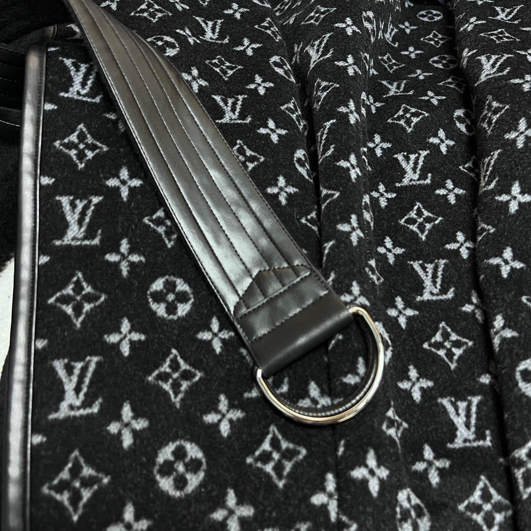 LV MONOGRAM MAXI COLLAR COAT IN BLACK WOOL 288066