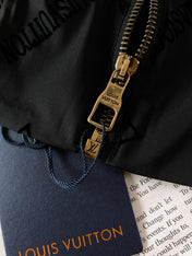 LV BLACK JACKET 239037